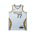 Jersey Ufficiale NBA Dallas Mavericks 2019/2020 Luka Doncic 77 - Bianco - Urban Cult