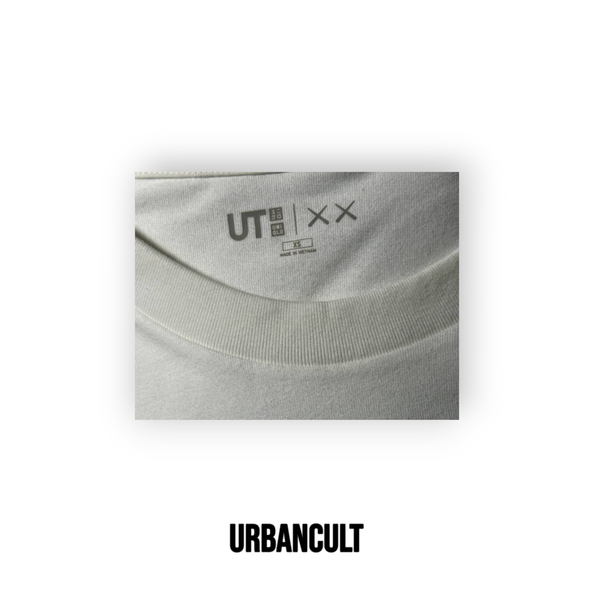 T-Shirt KAWS x UNIQLO UT "Artbook Cover" - Urban Cult