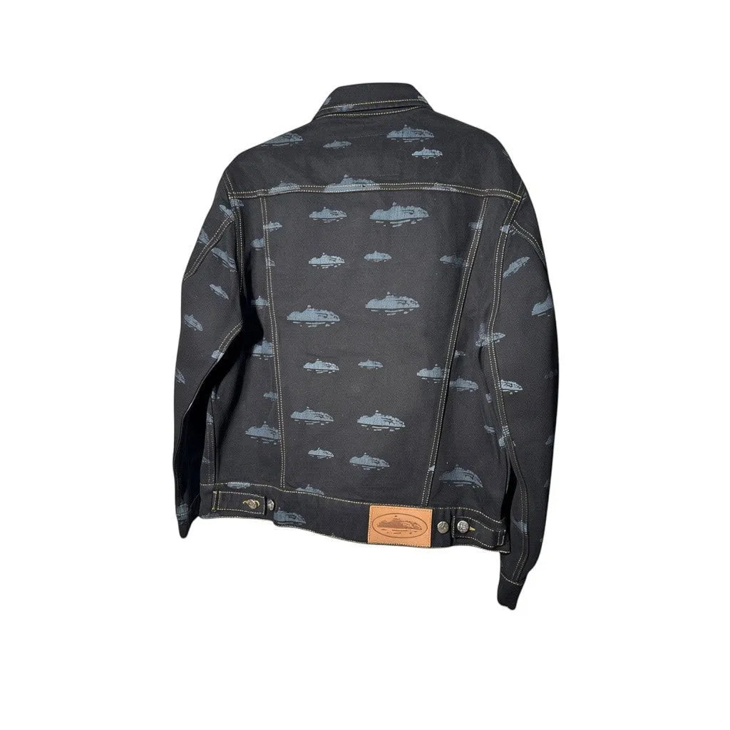 Giacca in denim nera Urban Cult Corteiz con stampa all-over Alcatraz e patch in pelle sul retro
