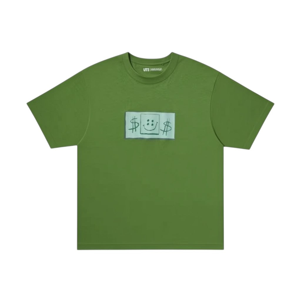 Urban Cult x CPFM T-Shirt Verde Oliva in cotone con grafica "Dollar" e faccina sorridente.