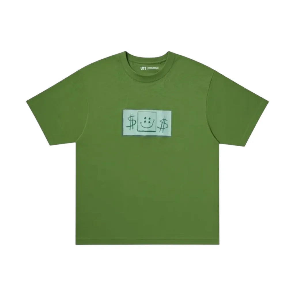Urban Cult x CPFM T-Shirt Verde Oliva in cotone con grafica "Dollar" e faccina sorridente.