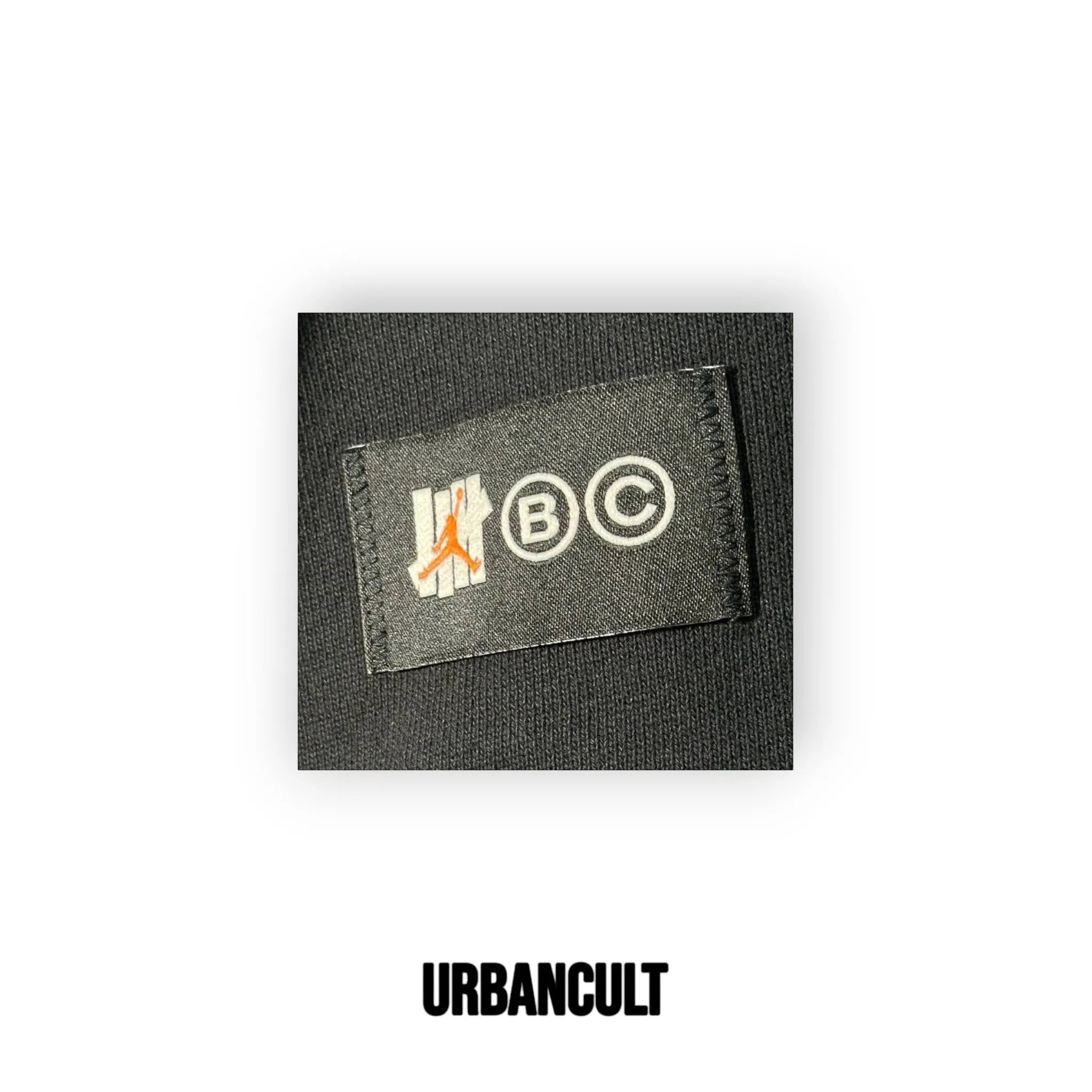 Felpa  Jordan x Undefeated con Cappuccio - Nera - Urban Cult