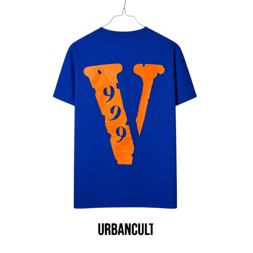Urban Cult VLONE x Juice WRLD 999 T-shirt blu in cotone con logo arancione distressed sulla schiena. Taglia S.