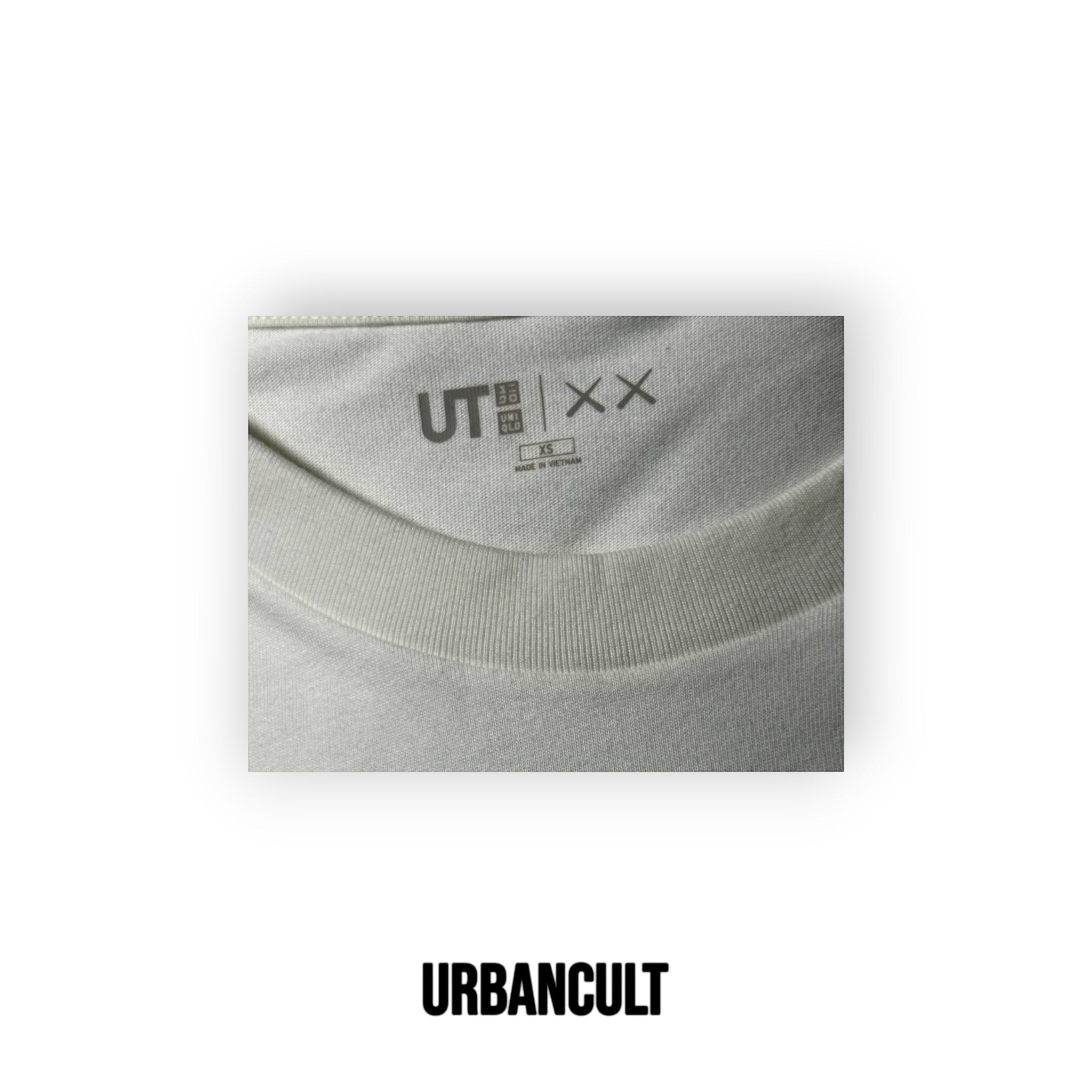 T-Shirt KAWS x UNIQLO UT "Artbook Cover" - Urban Cult