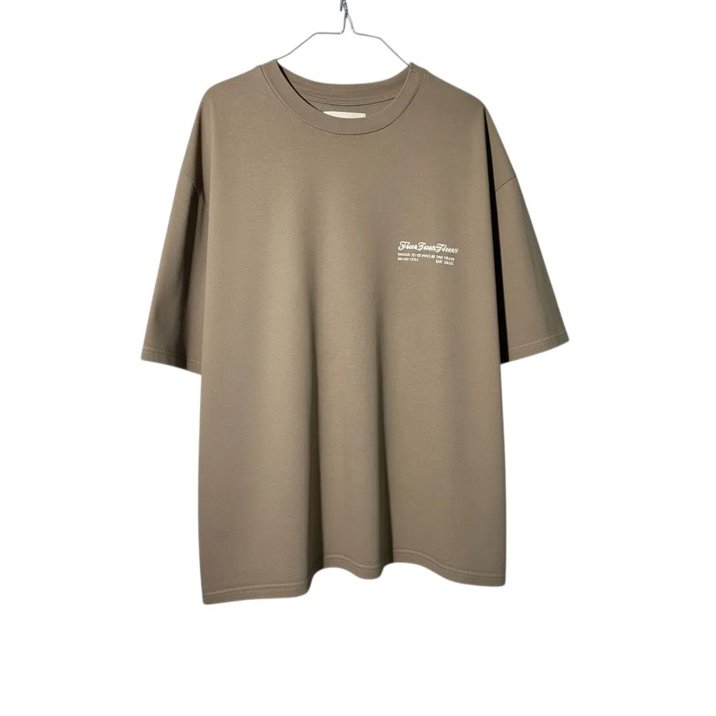 Urban Cult Marrone T-shirt in cotone di alta qualità, vestibilità boxy oversize, logo 545 sul petto.