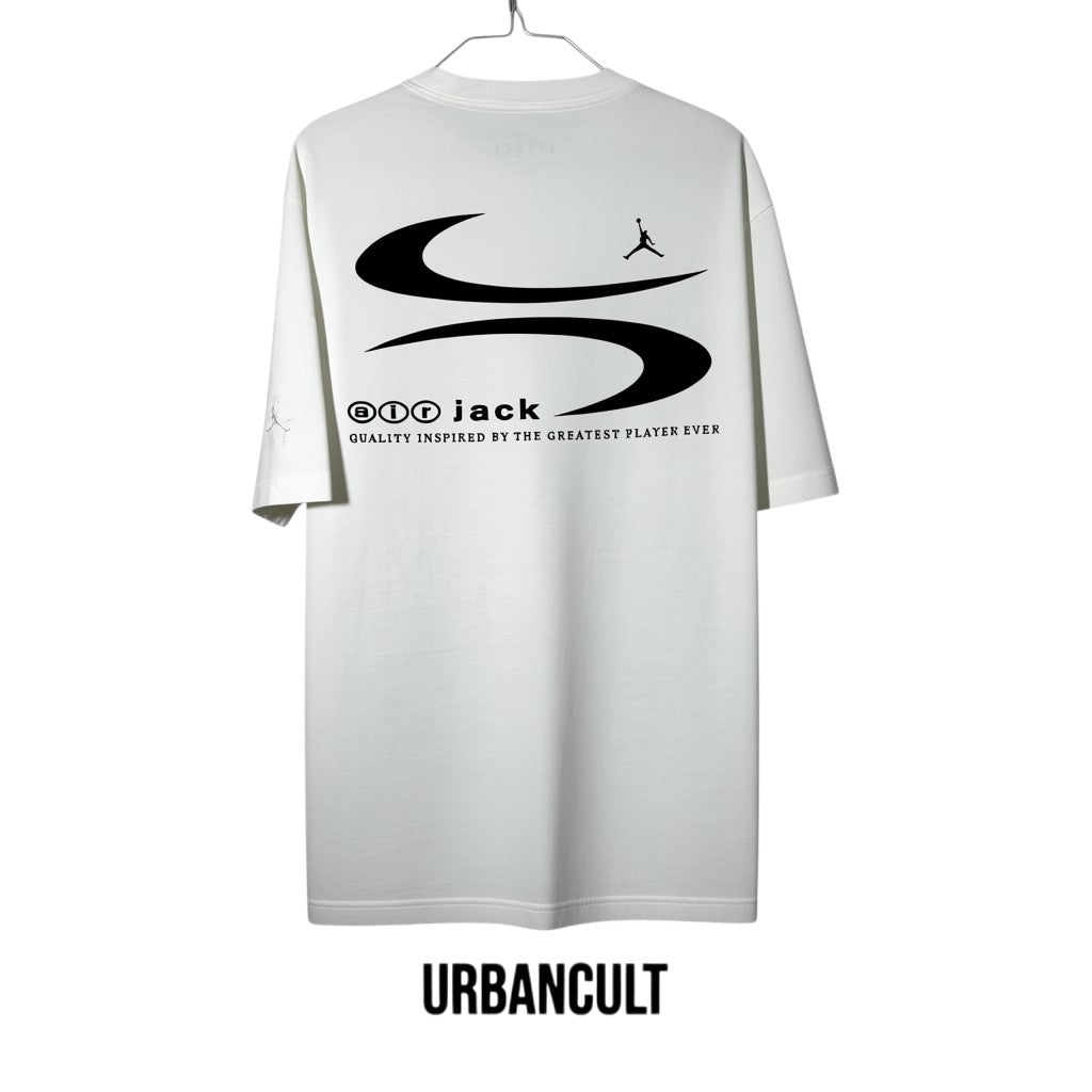 Urban Cult T-Shirt Jordan x Travis Scott bianca in cotone con logo Cactus Jack e Jumpman sul retro. Taglia XS (vestibilità oversize).