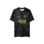 Urban Cult Maglia Ufficiale Jordan PSG 2022/2023 nera e oro, taglia S. Design con pattern geometrico dorato.