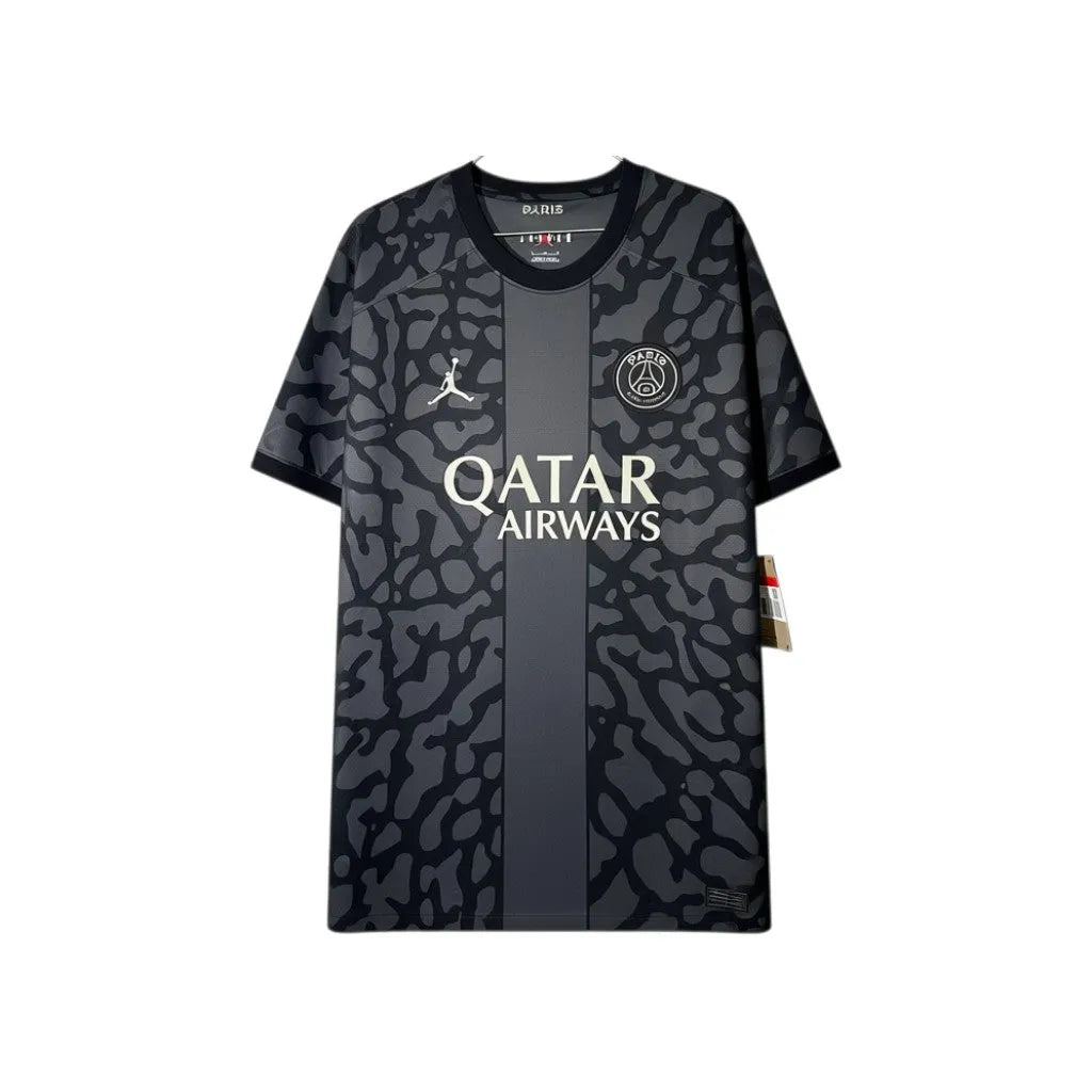 Urban Cult Maglia Ufficiale Jordan PSG 2023/2024 Third Kit nera grigia con stampa camouflage "Elephant Print" e logo Jumpman.