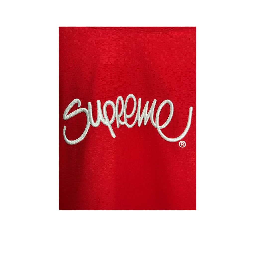 Felpa Supreme Raised Handstyle rossa in cotone con ricamo bianco sul petto e cappuccio.