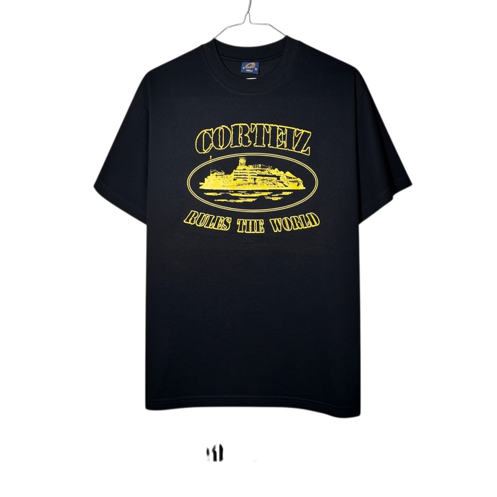 Urban Cult T-shirt nera in cotone con logo giallo Alcatraz Rules The World.