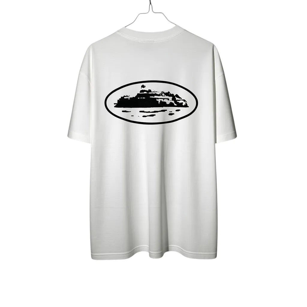 Urban Cult T-Shirt bianca in cotone con stampa grafica dell'isola di Alcatraz sul retro.